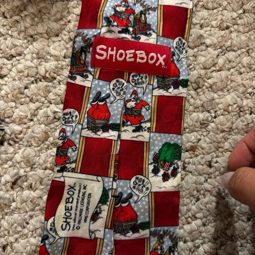 Christmas Santa Claus Reindeer Tree Shoebox Tie Red Silk Green Mens USA Vtg 90s
